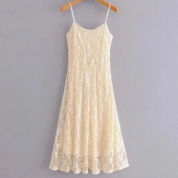 NWT ZARA SS20 ECRU SLEEVELESS MIDI LACE DRESS WITH THIN STRAPS SIZE M NWT ZARA SS20 ECRU SLEEVELESS MIDI LACE DRESS WITH THIN STRAPS SIZE M